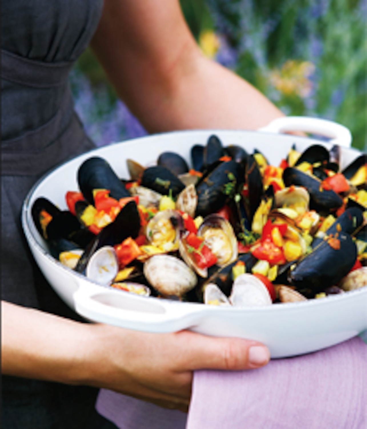 Recipe: Mussels and clams steamed with fennel and saffron | Style at Home