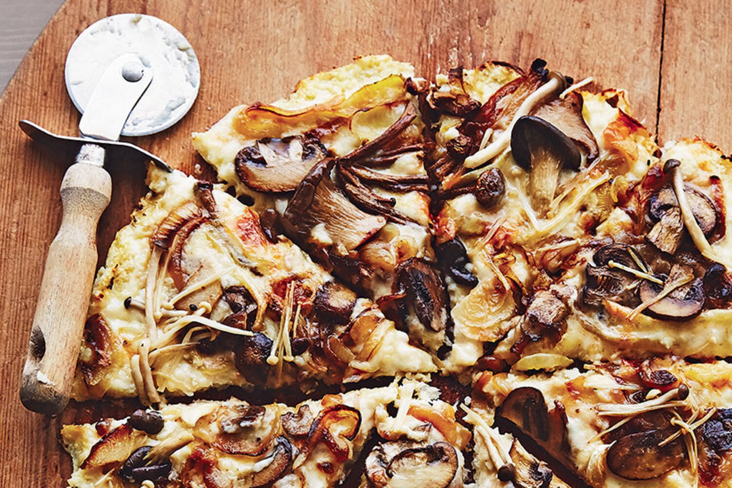Recipe: Mushroom & caramelized onion pizza with brie & maple | Style at Home