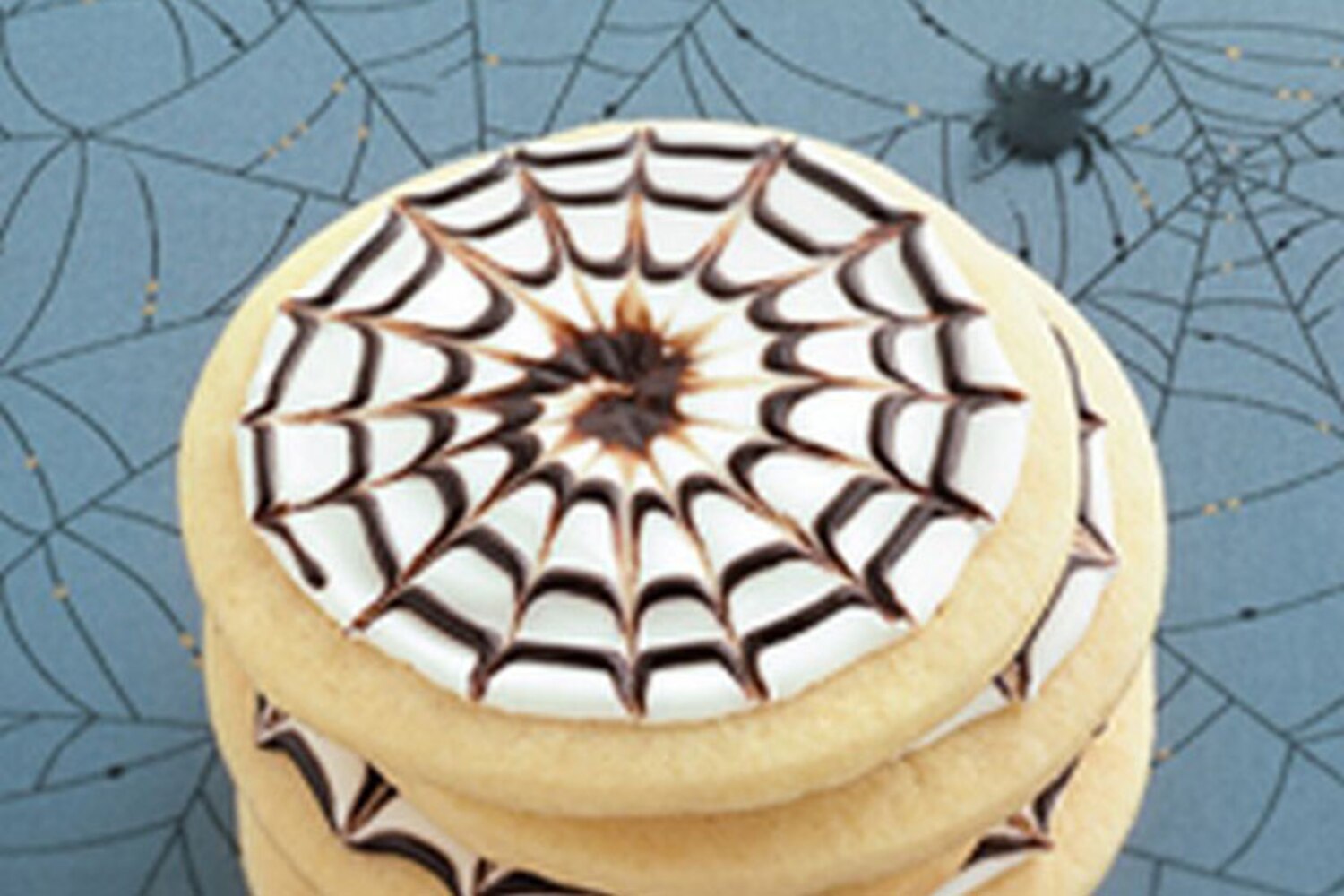 Recipe: Spiderweb sugar cookies | Style at Home
