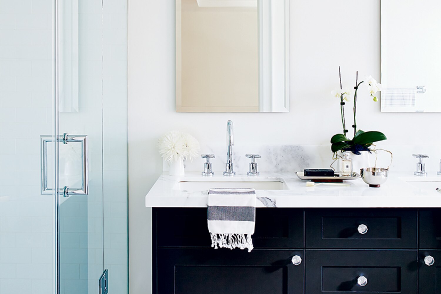 Bathroom design: Modern black and white master ensuite | Style at Home